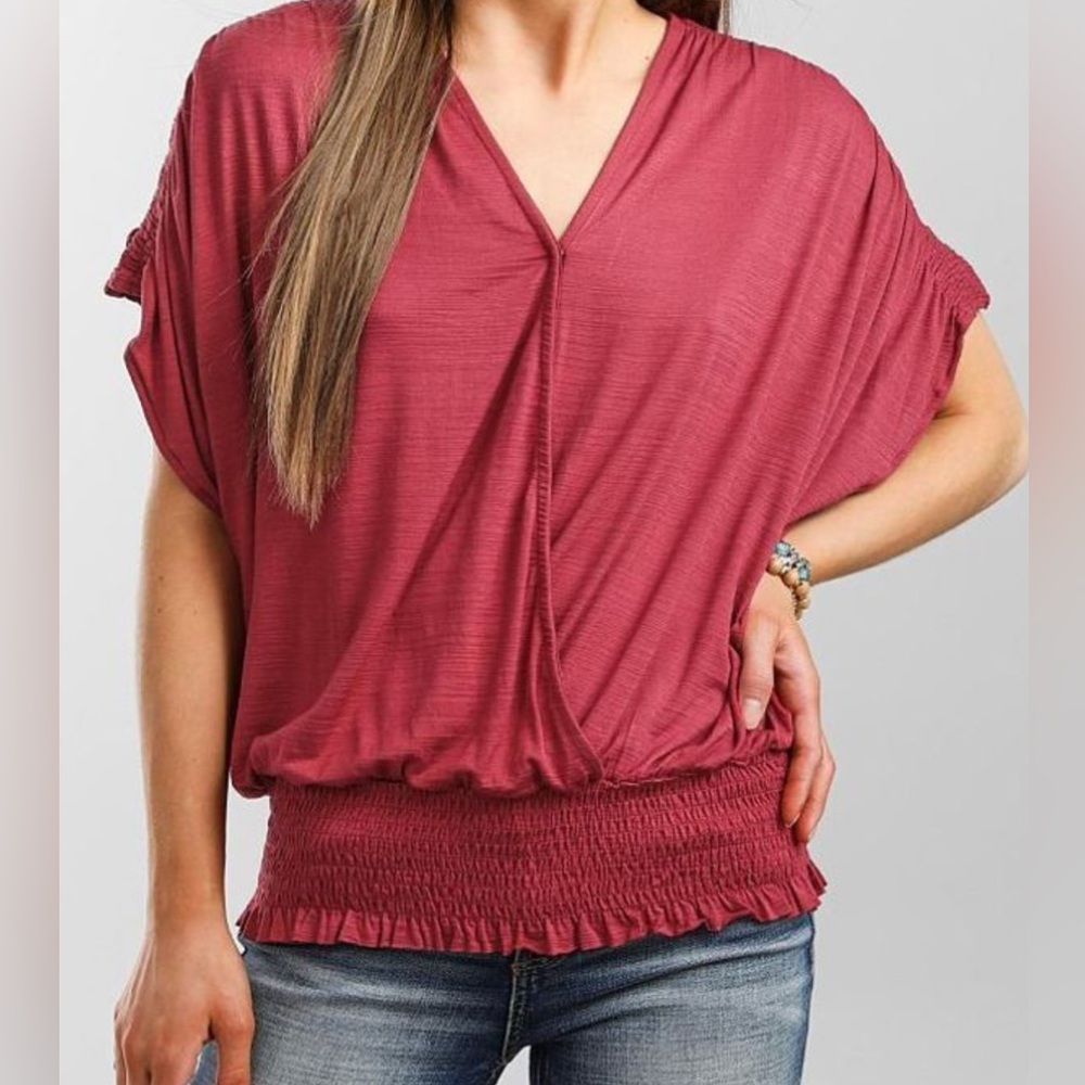 Daytrip sleeveless shirt size small